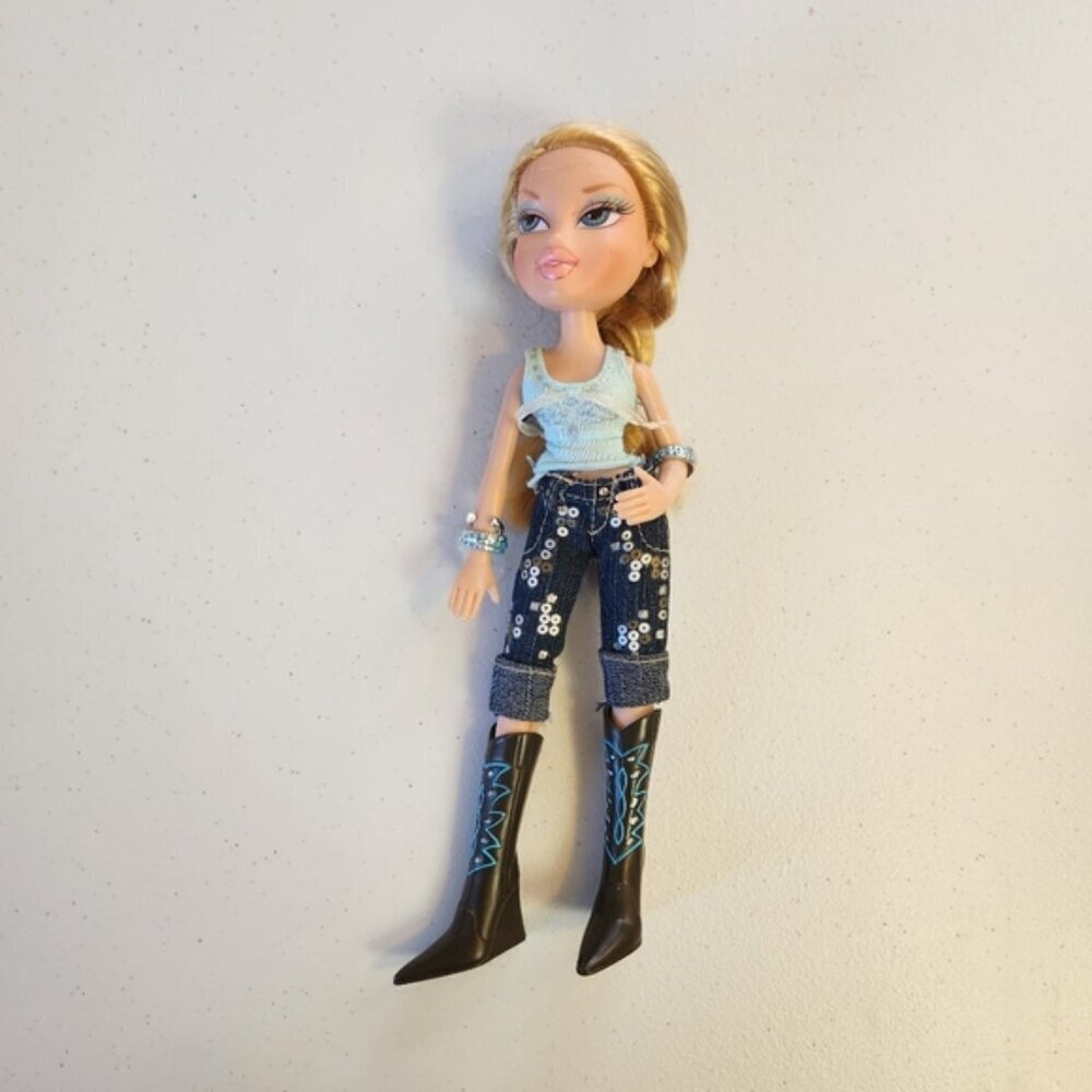 BRATZ Talking Cloe Doll Original Clothes Boots - NO BASE 2001 Vintage Blonde Y2K
